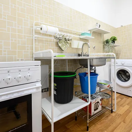 Via Lanzieri 38 شقة