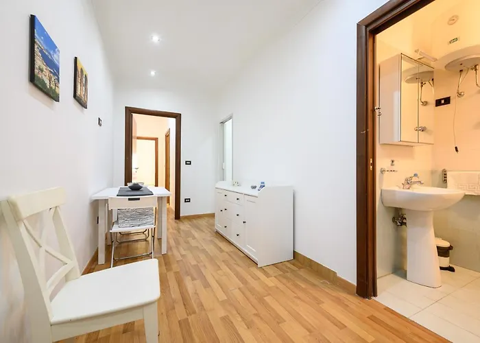Via Lanzieri 38 شقة