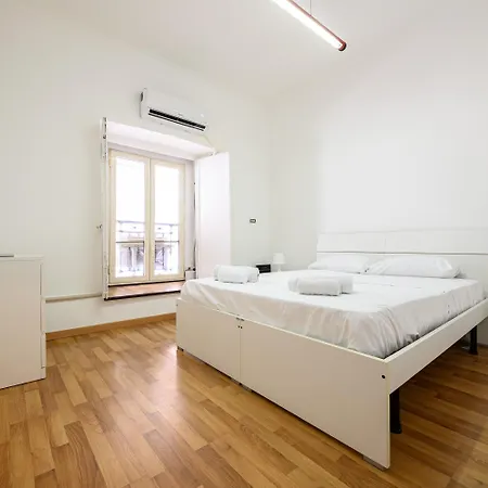 Via Lanzieri 38 Nápoly