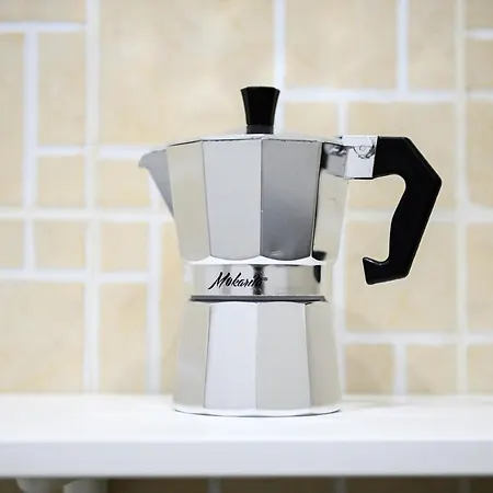 Via Lanzieri 38 * Νάπολη